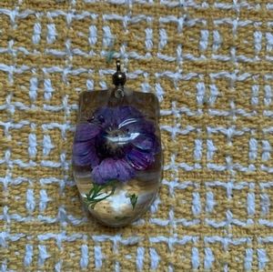 Purple flower in resin: necklace charm